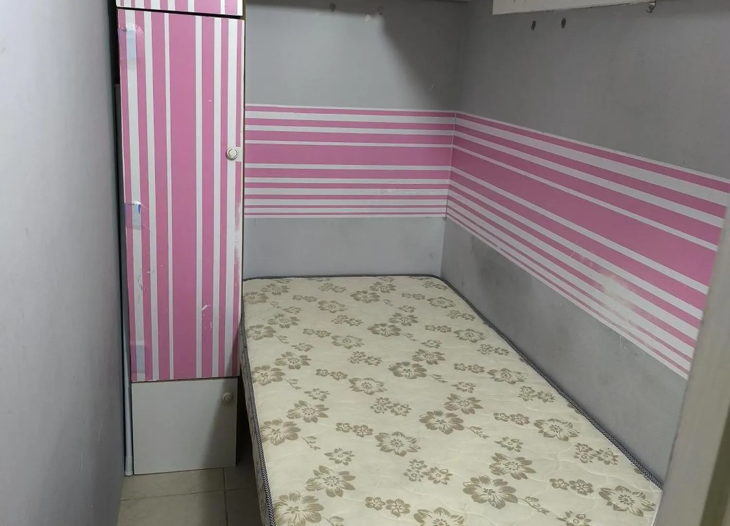 Partition Rooms In Deebaj Hotel Apartment Dubai United Arab Emirates