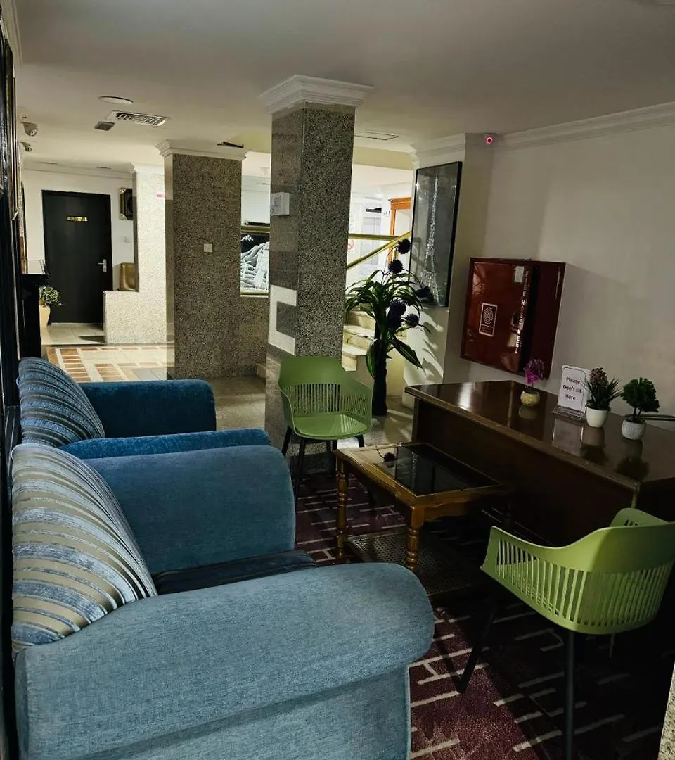 Partition Rooms In Deebaj Hotel Apartment 迪拜