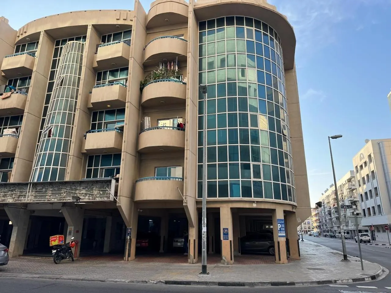 Partition Rooms In Deebaj Hotel Apartment 迪拜